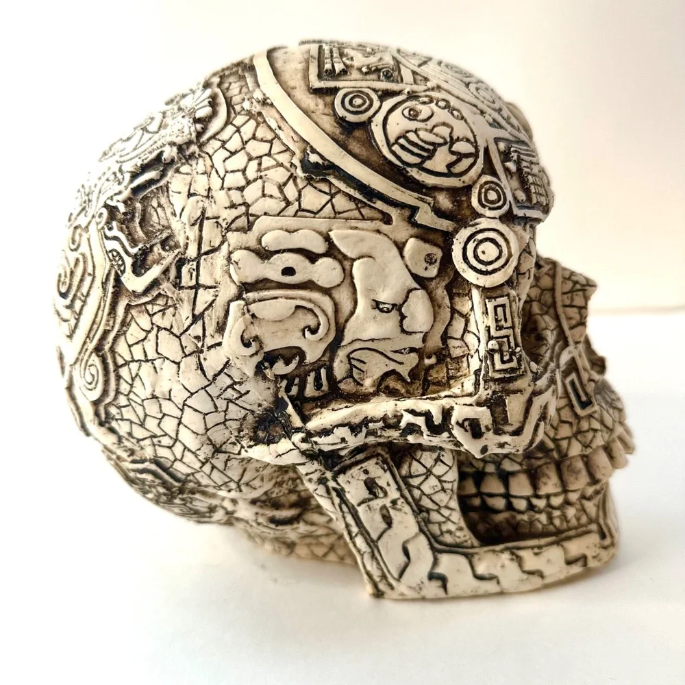 Skull Sculpture - Picture 2 of 2